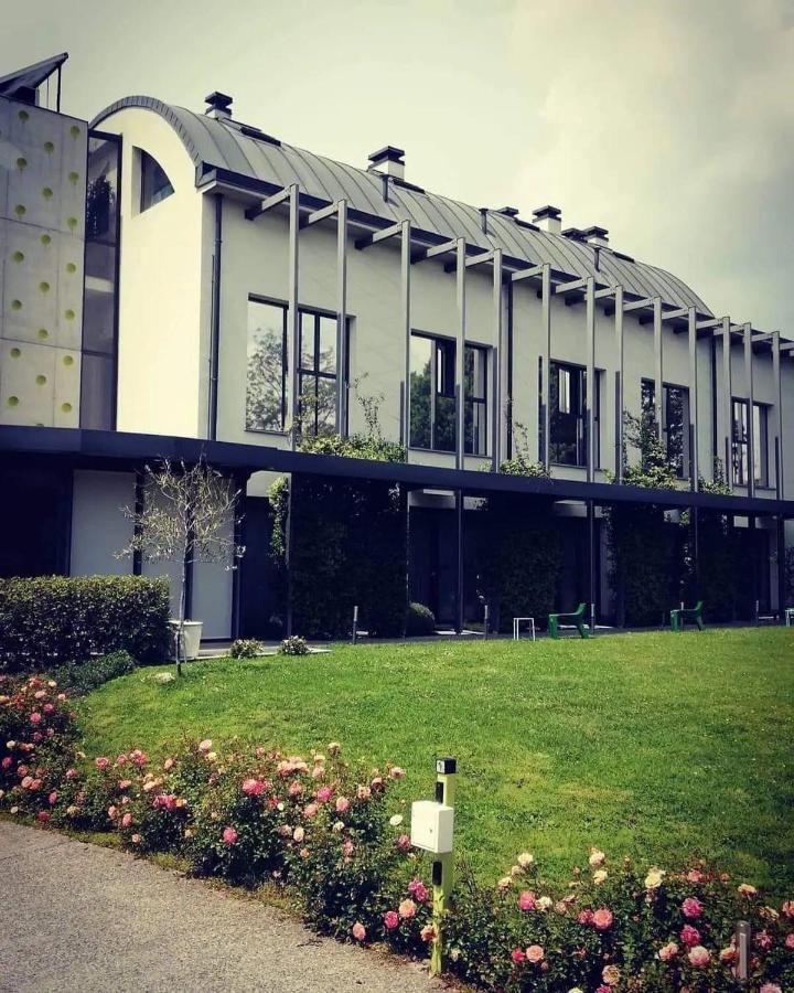 Mxp Rooms Guest House Cardano Al Campo Εξωτερικό φωτογραφία