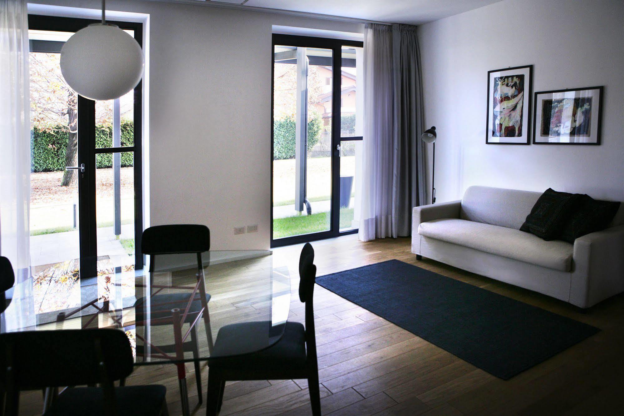 Mxp Rooms Guest House Cardano Al Campo Εξωτερικό φωτογραφία