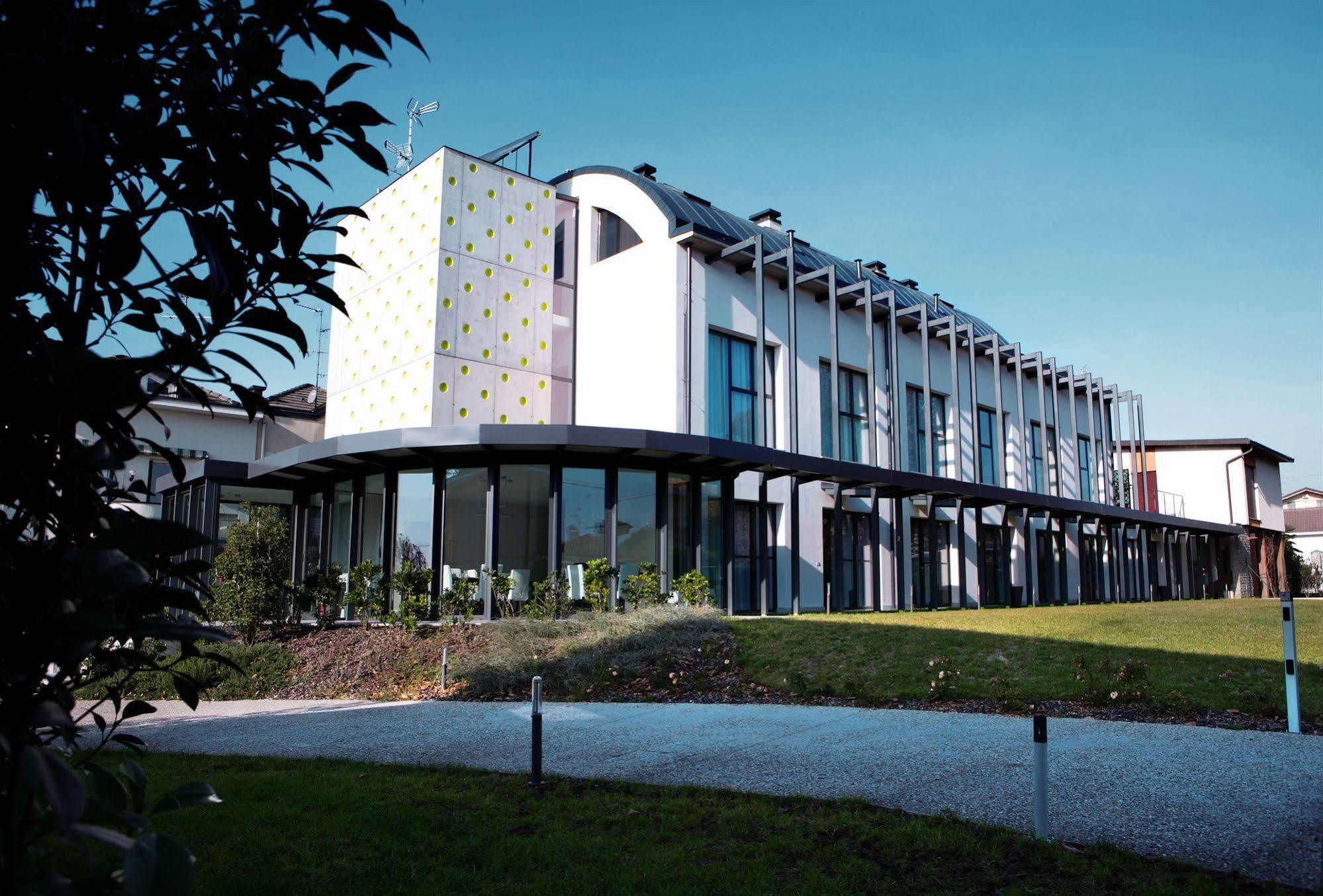 Mxp Rooms Guest House Cardano Al Campo Εξωτερικό φωτογραφία
